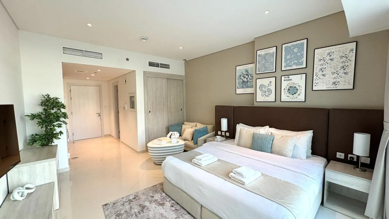 Apartment Seven Palm Studio A Sophisticated Retreat In The Heart Of Palm Jumeirah Dubai United Arab Emirates
