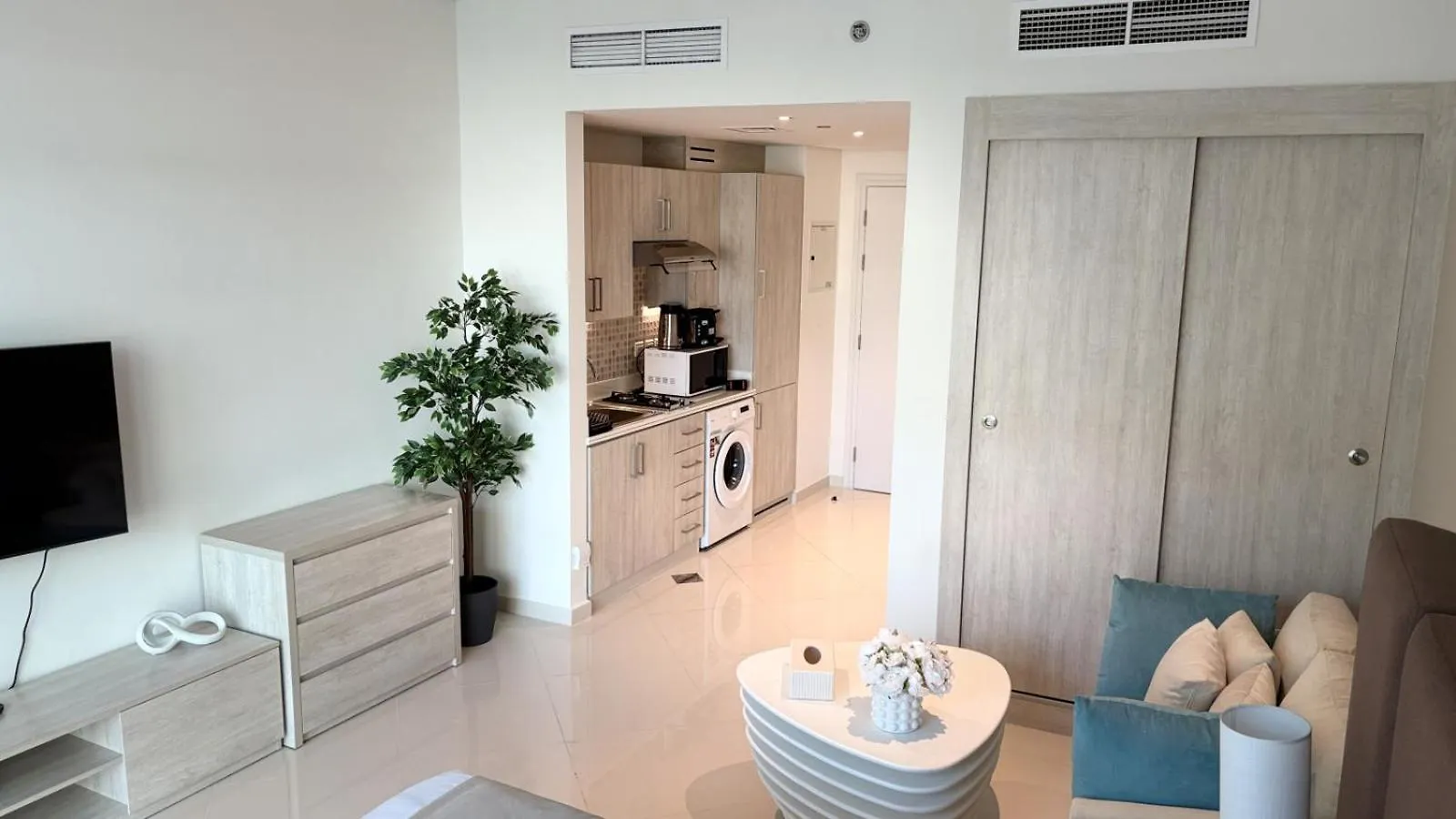Apartment Seven Palm Studio A Sophisticated Retreat In The Heart Of Palm Jumeirah Dubai